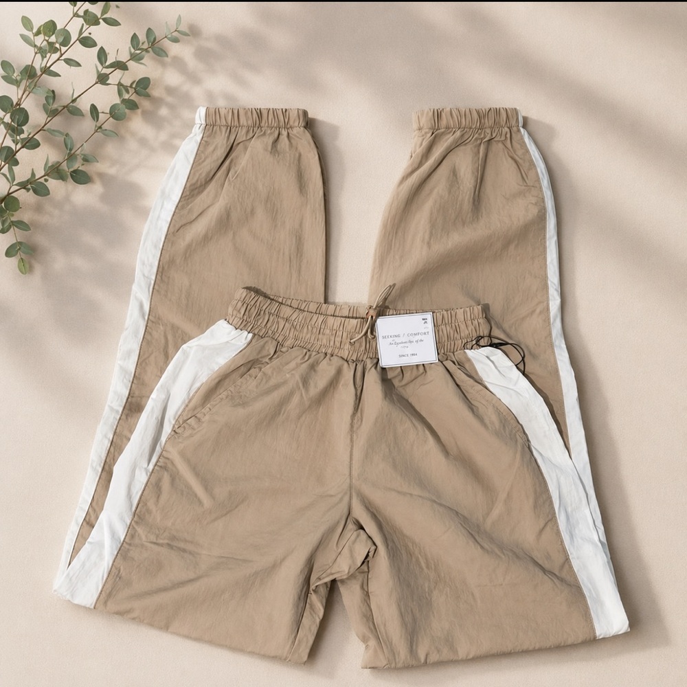 NWT Beige White Side Stripe Jogger Track Pants Size M